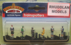 BACHMANN SCENECRAFT 36-401 OO TRAINSPOTTERS - (PRICE INCLUDES DELIVERY)