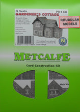 Load image into Gallery viewer, METCALFE PN158 N GAUGE GARDENER&#39;S COTTAGE - (PRICE INCLUDES DELIVERY)