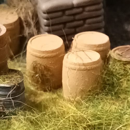 New No.18 OO gauge wooden barrels (12) unpainted.