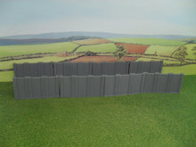 Load image into Gallery viewer, New N gauge x8 retaining walls unpainted.