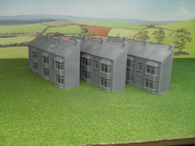 Load image into Gallery viewer, RHUDDLAN MODELS SET OF 3 N GAUGE ROW OF 3 TERRACED HOUSES