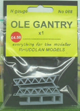 Load image into Gallery viewer, New No.68 N gauge OLE GANTRY x1 unpainted.