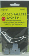 Load image into Gallery viewer, New No.5 OO gauge loaded pallet sacks (4) unpainted.