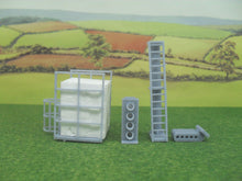Load image into Gallery viewer, New No.42b OO gauge LIGHT SIGNAL WITH ACCESS PLATFORM unpainted.