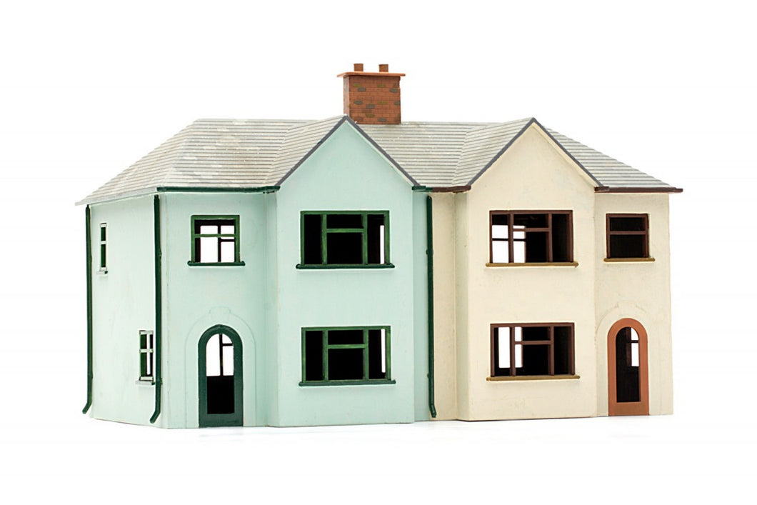 DAPOL C057 OO/1:76 PAIR OF SEMI DETACHED HOUSE - (PRICE INCLUDES DELIVERY)