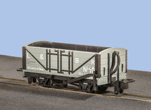 Load image into Gallery viewer, PECO GREAT LITTLE TRAINS GR-200D NARROW GAUGE OPEN WAGON L&amp;B LIVERY - (PRICE INCLUDES DELIVERY)