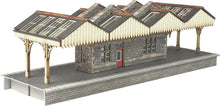 Load image into Gallery viewer, METCALFE PN922 N GAUGE ISLAND PLATFORM BUILDING - (PRICE INCLUDES DELIVERY)