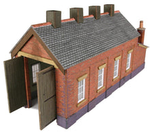 Load image into Gallery viewer, METCALFE PN931 N GAUGE ENGINE SHED RED BRICK SINGLE TRACK - (PRICE INCLUDES DELIVERY)