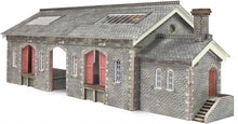 Load image into Gallery viewer, METCALFE PN936 N GAUGE SETTLE CARLISLE RAILWAY GOODS SHED - (PRICE INCLUDES DELIVERY)