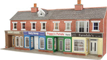 Load image into Gallery viewer, METCALFE PO272 OO/1.76 TERRACED SHOP FRONTS IN RED BRICK - (PRICE INCLUDES DELIVERY)