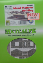 Load image into Gallery viewer, METCALFE PN922 N GAUGE ISLAND PLATFORM BUILDING - (PRICE INCLUDES DELIVERY)