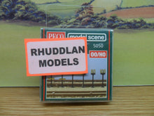 Load image into Gallery viewer, PECO MODEL SCENE 5050 OO/1:76 BR SPEED RESTICTION SIGNS - (PRICE INCLUDES DELIVERY)