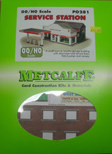 Load image into Gallery viewer, METCALFE PO281 OO 1:76 SERVICE STATION - (PRICE INCLUDES DELIVERY)