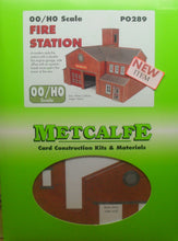 Load image into Gallery viewer, METCALFE PO289 OO/1:76 FIRE STATION - (PRICE INCLUDES DELIVERY)