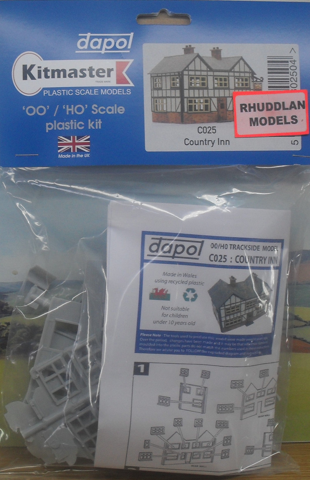 DAPOL C025 OO/1:76 COUNTRY INN - (PRICE INCLUDES DELIVERY)