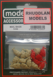 MODEL SCENE ACCESSORIES NO.5089 OO/1:76 MAIL SACKS - (PRICE INCLUDES DELIVERY)