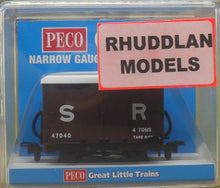 Load image into Gallery viewer, PECO GREAT LITTLE TRAINS GR-221E NARROW GAUGE BOX VAN SR LIVERY - (PRICE INCLUDES DELIVERY)