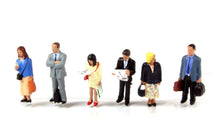 Load image into Gallery viewer, BACHMANN SCENECRAFT 36-044 OO STATION PASSENGERS STANDING - (PRICE INCLUDES DELIVERY)